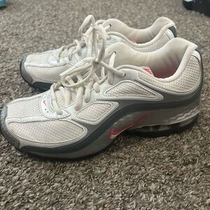 Nike Tennis Shoes REAX Run 5